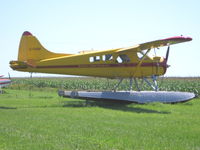 C-FARF @ ST-MATHIAS - Wait for next fligth - by Paul Pitre