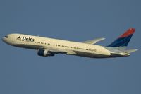 N132DN @ SJU - Delta Airlines Boeing 767-300 - by Yakfreak - VAP