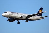D-AIPP @ FRA - on final at fra - by Volker Hilpert