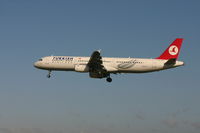 TC-JRA @ BRU - descending to rnw 25L
