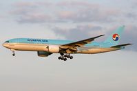 HL7743 @ VIE - On final RWY34. - by Andy Graf-VAP