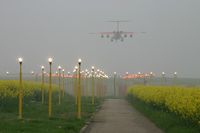 SE-DSX @ BRU - short to touch rwy 25L in the fog