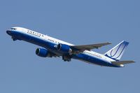 N525UA @ LAX - United Airlines N525UA (FLT UAL28) climbing out from RWY 25R enroute to John F Kennedy Int'l (KJFK).