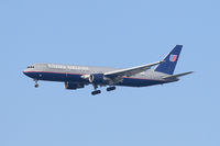 N666UA @ SFO - coming into SFO - by Roger Cain