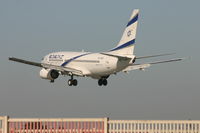 4X-EKE @ BRU - short to land on rwy 25L