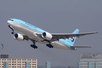 HL7575 @ LAX - Korean Air HL7575 (FLT KAL2) climbing out from RWY 25R enroute to Narita Int'l (RJAA).