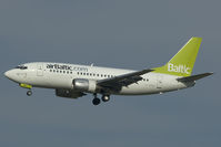 YL-BBG @ VIE - Air Baltic Boeing 737-500 - by Yakfreak - VAP