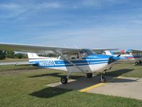 N80950 @ 1K1 - That's a pretty nice bird. It has an IFR equipped cockpit with an inbuild GPS. You can rent it for 87 dollars/hour down here in Benton, Kansas. - by Bartosz Oziembala