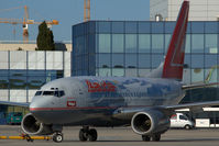 OE-LNM @ vie - Lauda Air Boeing 737-600 - by Yakfreak - VAP