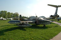68-7916 @ KRK - Air Force - by Artur Bado?