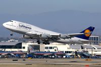 D-ABTE @ LAX - Lufthansa D-ABTE (FLT DLH457) departing RWY 25R enroute to Frankfurt Main (EDDF). - by Dean Heald