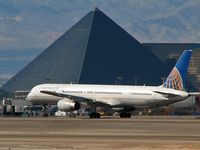 N57852 @ KLAS - Continental Airlines / 2001 Boeing 757-324 - by SkyNevada - Brad Campbell
