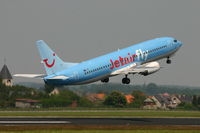 OO-TUI @ BRU - taking off on rwy 07R