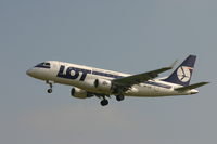 SP-LDI @ BRU - arrival of flight LO235 from WAW - by Daniel Vanderauwera