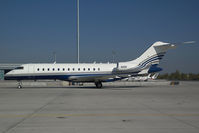 N10E @ VIE - Globalexpress - by Yakfreak - VAP