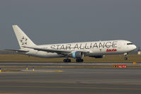 OE-LAT @ VIE - Lauda Air Boeing 767-300 in Star Alliance colors - by Yakfreak - VAP
