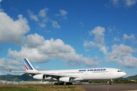 F-GLZJ @ TNCM - Almost ready to takeoff - by Stefano Ricotti
