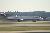 N906DE @ ATL - Landing Runway 27L - by Michael Martin