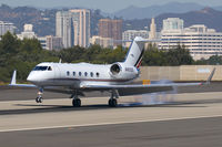 N401QS @ SMO - CIT Leasing Corporation's 2000 Gulfstream G-IV(SP) N401QS touching down on RWY 21 after a short flight from San Diego Int'l (KSAN).