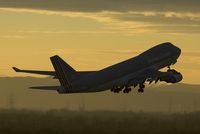 HL7426 @ VIE - Asiana Boeing 747-400F - by Yakfreak - VAP