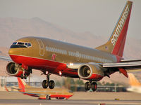 N744SW @ KLAS - Southwest Airlines / 1999 Boeing 737-7H4 - by Brad Campbell