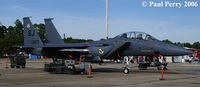 89-0471 @ GSB - Showing off the heavy JDAMS on this Cheif's bird