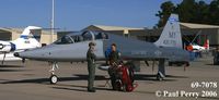 69-7078 @ GSB - Crew of the Killer Talon talking a bit - by Paul Perry