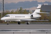 OE-HOT @ VIE - Falcon 2000