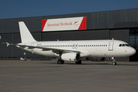 OE-LOF @ VIE - Fly Niki Airbus 320 in all white colors - by Yakfreak - VAP