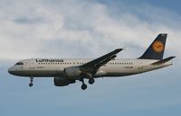 D-AIPC @ LHR - D-AIPC  Airbus A320-211  Lufthansa