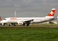 HB-IJJ @ EGLL - A.320