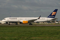 TF-FIR @ EGLL - B.757