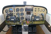 N9936V - 1975 Cessna 172M Skyhawk II Panel