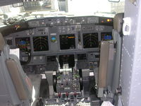 N168AT @ MCO - cockpit