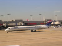 N906DE @ ATL - between B and C - by Florida Metal