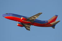 N673AA @ LAX - Southwest Airlines N673AA (FLT SWA1484) climbing out from LAX enroute to Metropolitan Oakland Int'l (KOAK). - by Dean Heald