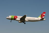 CS-TNI @ EBBR - arrival of Aquilino Ribeiro (flight TP604)
