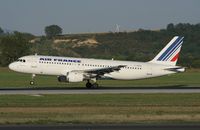 F-GFKD @ VIE - Air France A320 - by Luigi