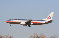 N917AN @ ATL - On final for Runway 27L - by Michael Martin