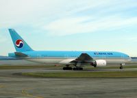 HL7530 @ AKL - Taxiing to the gate - by Micha Lueck