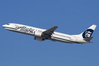 N302AS @ LAX - Alaska Airlines N302AS (FLT ASA292) climbing out from RWY 25R enroute to Los Cabos Int'l (MMSD).