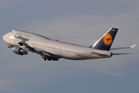 D-ABVB @ LAX - Lufthansa D-ABVB (FLT DLH457) climbing out from RWY 25R enroute to Frankfurt Main (EDDF).