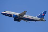 N827UA @ LAX - United Airlines N827UA (FLT UAL492) climbing out from RWY 25R enroute to Dallas Fort Worth Int'l (KDFW).