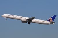 N56859 @ LAX - Continental Airlines N56859 (FLT COA494) climbing out from RWY 25R enroute to George Bush Intercontinental Houston (KIAH). - by Dean Heald