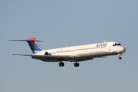 N916DL @ ATL - On final for Runway 9R - by Michael Martin