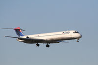N952DL @ ATL - On final for Runway 9R - by Michael Martin