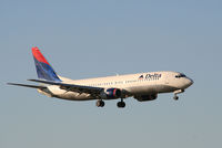 N3764D @ ATL - On final for Runway 9R - by Michael Martin