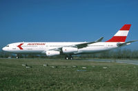 OE-LAH @ VIE - Austrian Airlines Airbus 340-200 - by Yakfreak - VAP