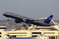 N568UA @ LAX - United Airlines N568UA (FLT UAL258) departing RWY 25R enroute to Edward Lawrence Logan Int'l - Boston (KBOS).
