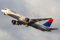 N668DN @ LAX - Delta Airlines N668DN (FLT DAL1162) climbing out from RWY 25R enroute to Salt Lake City Int'l (KSLC).